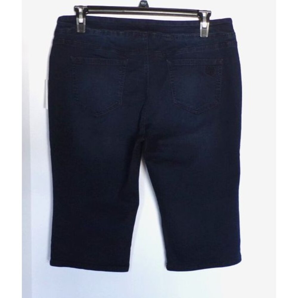 DG2 by Diane Gilman Women's Stretch Navy Denim Bermudas w/Button Accents PXL - Picture 3 of 3